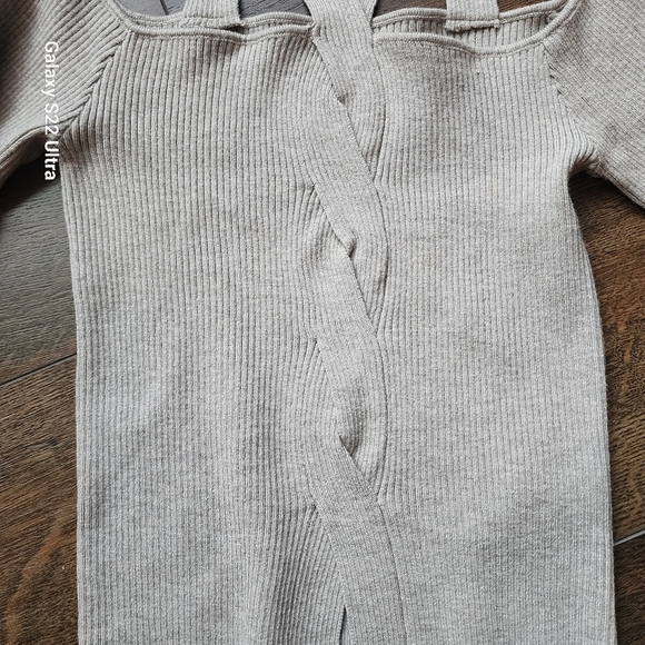 Crop Sweater - Picture 6 of 8